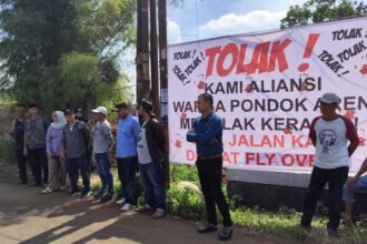 Warga Pondok Aren
