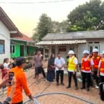 Wakli Wali Kota Tangsel Pilar saga Ichsan ikut distribusikan air bersih di Keranggan Setu Tangsel